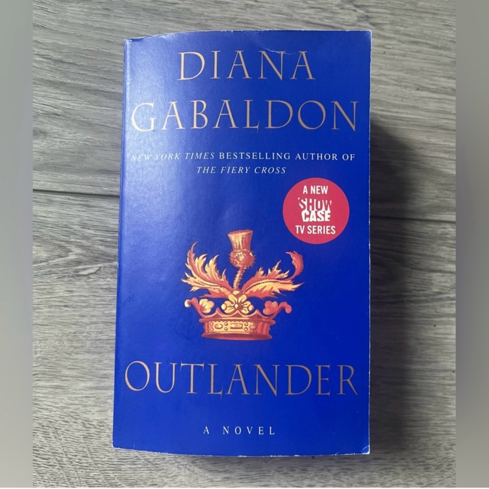 3 novel bundle: Outlander, Rogue and Grey. - Picture 12 of 13